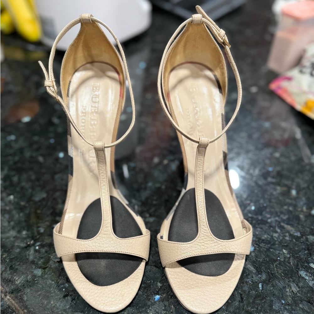 Burberry Elegant Beige T-Strap Sandals